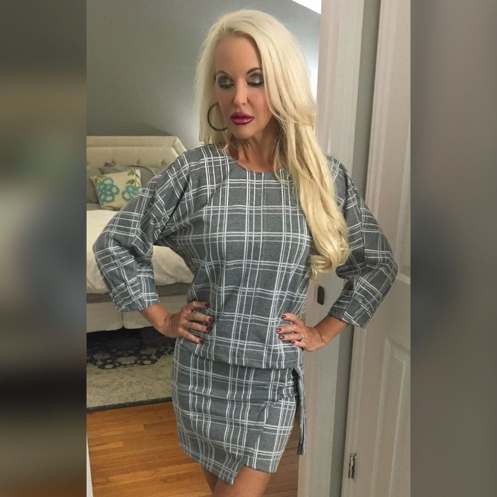 ❤️ 2 Piece Plaid Skirt/Top Set! - Picture 7 of 7